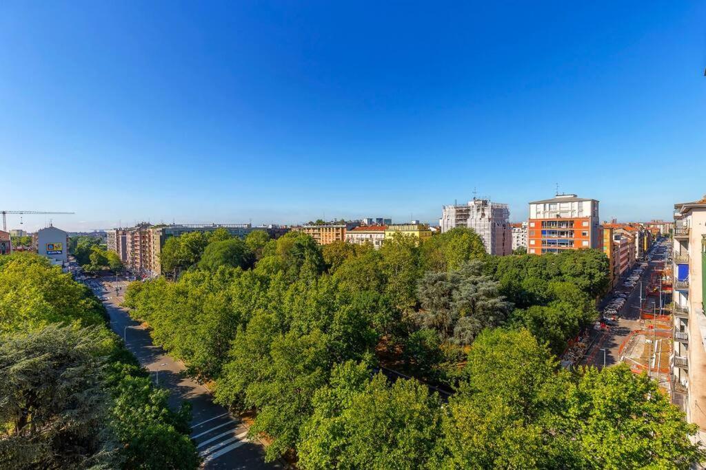 Sunny & Updated Flat With Panoramic City View 50M From M4 Stop Milan Exterior photo