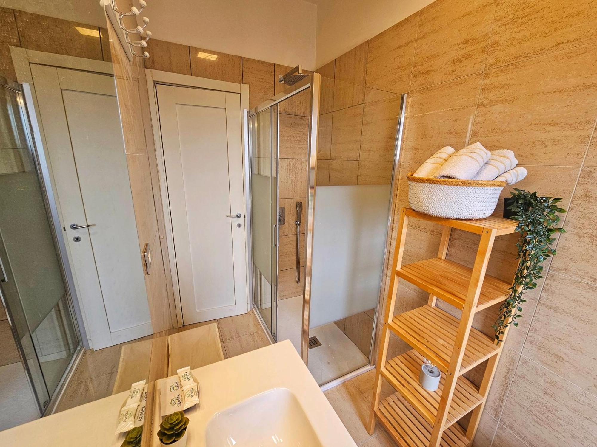 Sunny & Updated Flat With Panoramic City View 50M From M4 Stop Milan Exterior photo